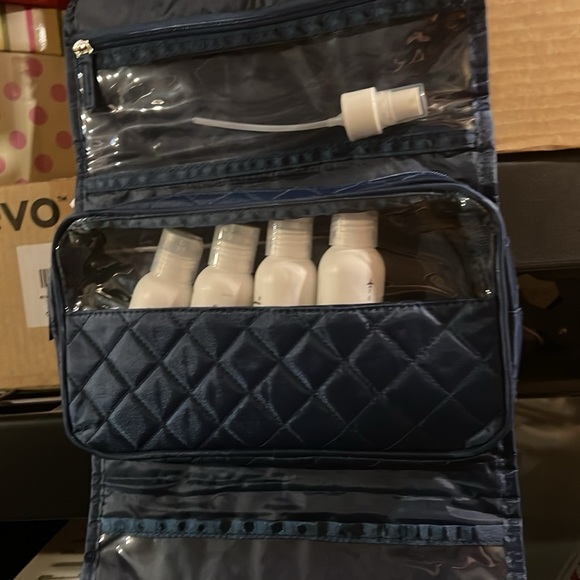 New travel bag - Picture 3 of 3